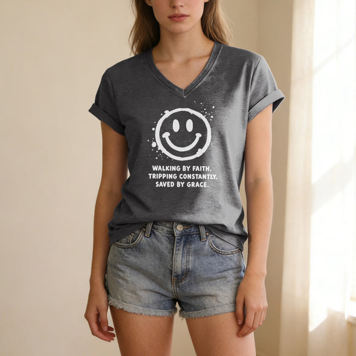 Christianartworkshop T-shirt casual con scollo a V e stampa "Walking By Faith Smiley". - image 23