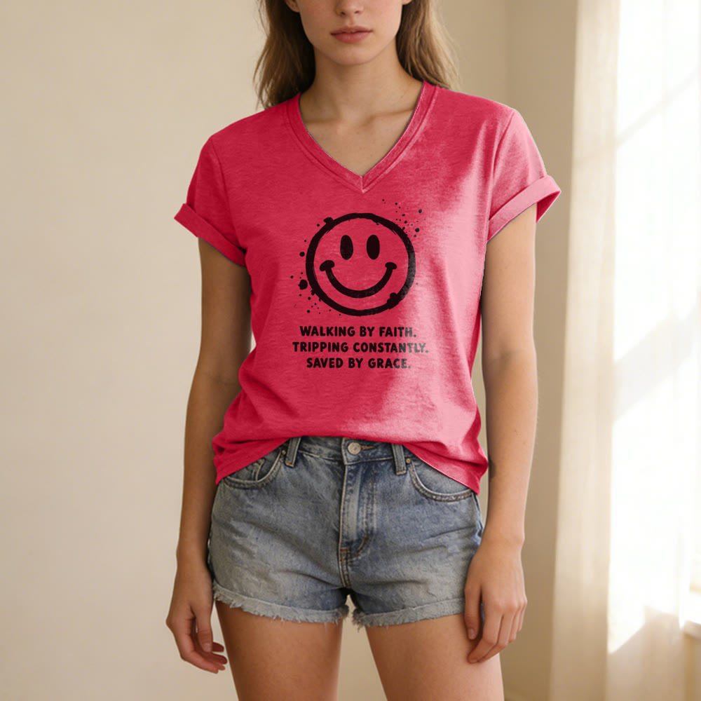 Christianartworkshop T-shirt casual con scollo a V e stampa "Walking By Faith Smiley". - image 1