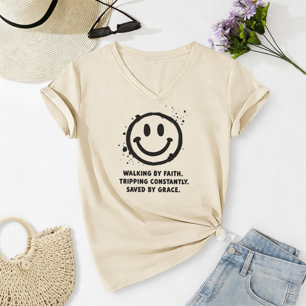 Christianartworkshop T-shirt casual con scollo a V e stampa "Walking By Faith Smiley". - Beige - 2XL - image 2