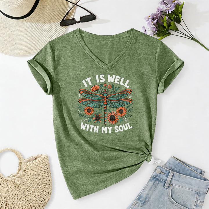 Christianartworkshop It Is Well With My Soul - T-shirt casual con scollo a V e stampa floreale e libellula. - Verde oliva - 2XL - image 6