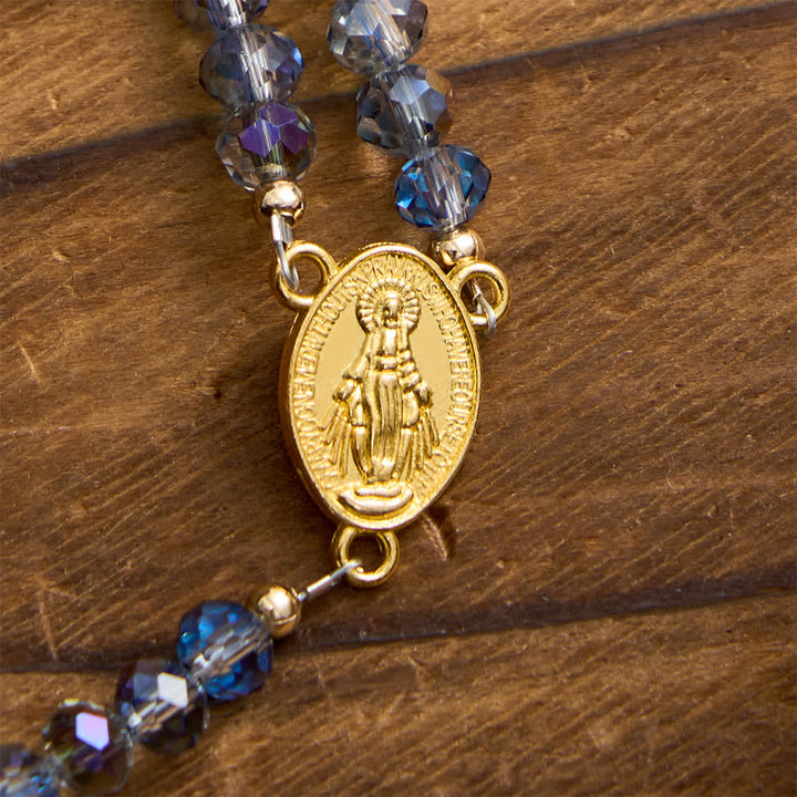 Christianartworkshop Bracciale rosario con chiusura magnetica sfaccettata iridescente e immagine della Madonna per la fede quotidiana - image 8