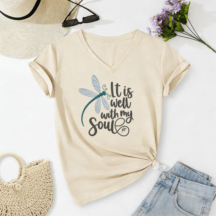 Christianartworkshop T-shirt casual con scollo a V e stampa calligrafica di libellula "It Is Well With My Soul" - Beige - 2XL - image 2
