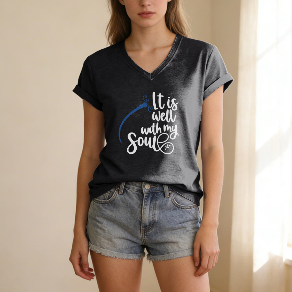 Christianartworkshop T-shirt casual con scollo a V e stampa calligrafica di libellula "It Is Well With My Soul" - image 13