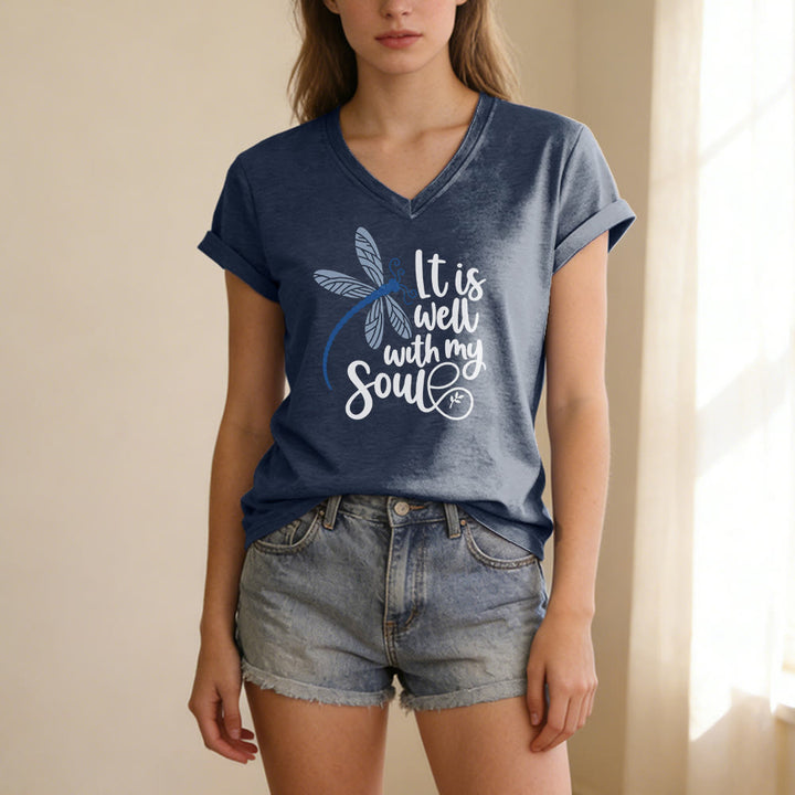 Christianartworkshop T-shirt casual con scollo a V e stampa calligrafica di libellula "It Is Well With My Soul" - image 19