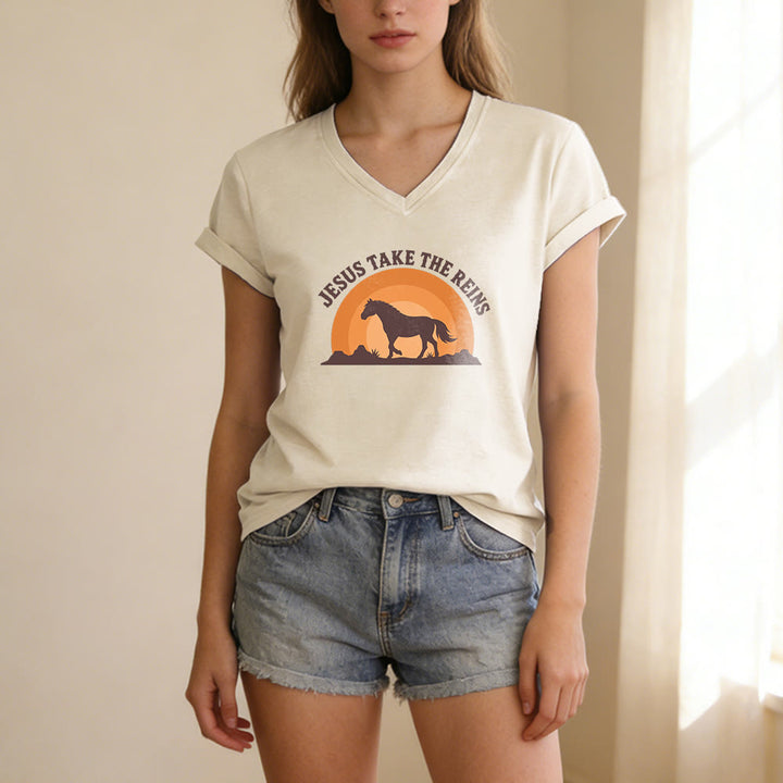 Christianartworkshop T-shirt casual con scollo a V e stampa "Gesù prendi le redini" con cavallo e tramonto. - image 3