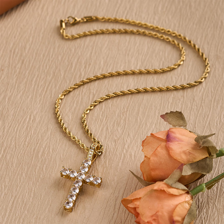 Christianartworkshop Collana con medaglione della Madonna di Guadalupe e doppio alone di zirconi: un ricordo della grazia divina - image 3