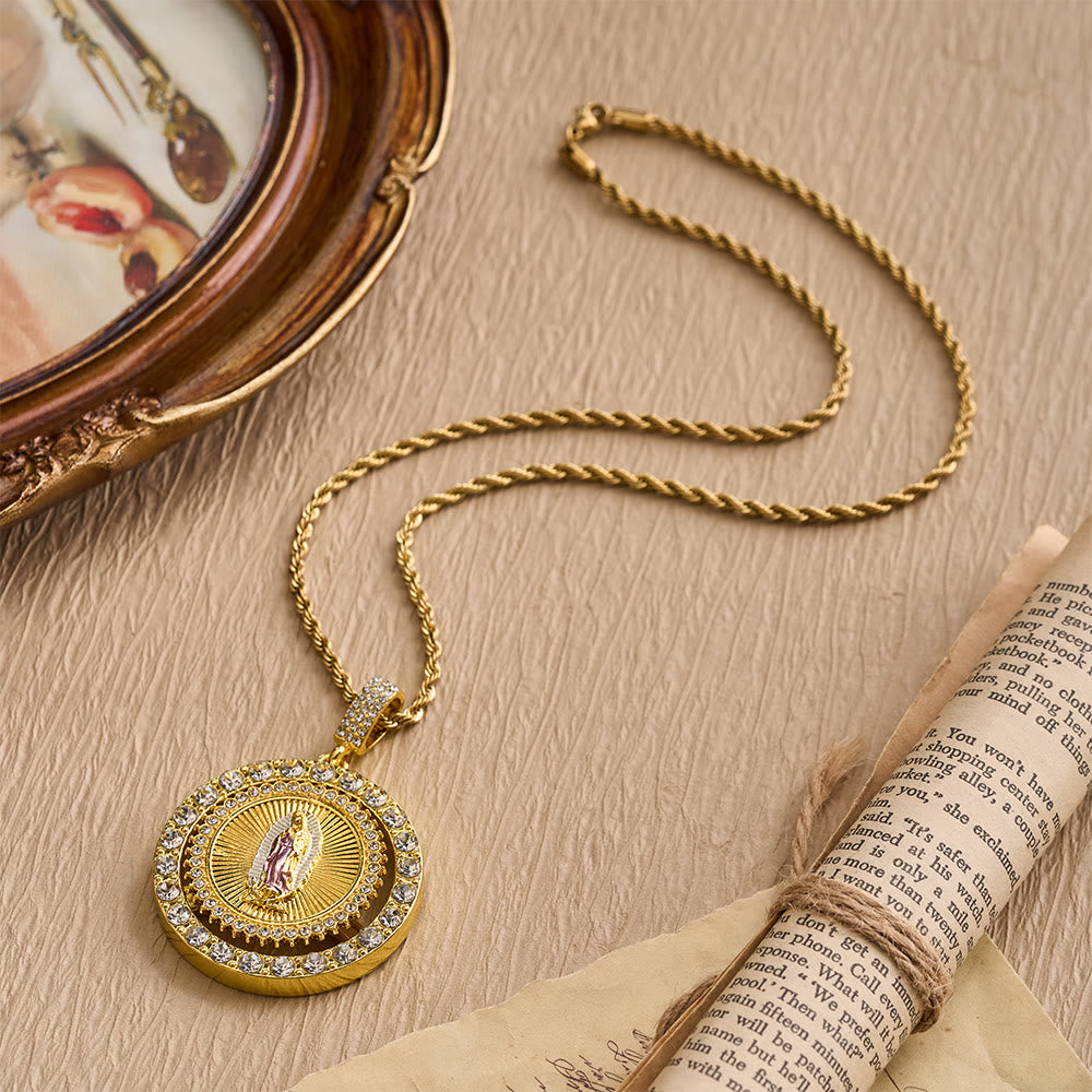 Christianartworkshop Collana con medaglione della Madonna di Guadalupe e doppio alone di zirconi: un ricordo della grazia divina - image 4
