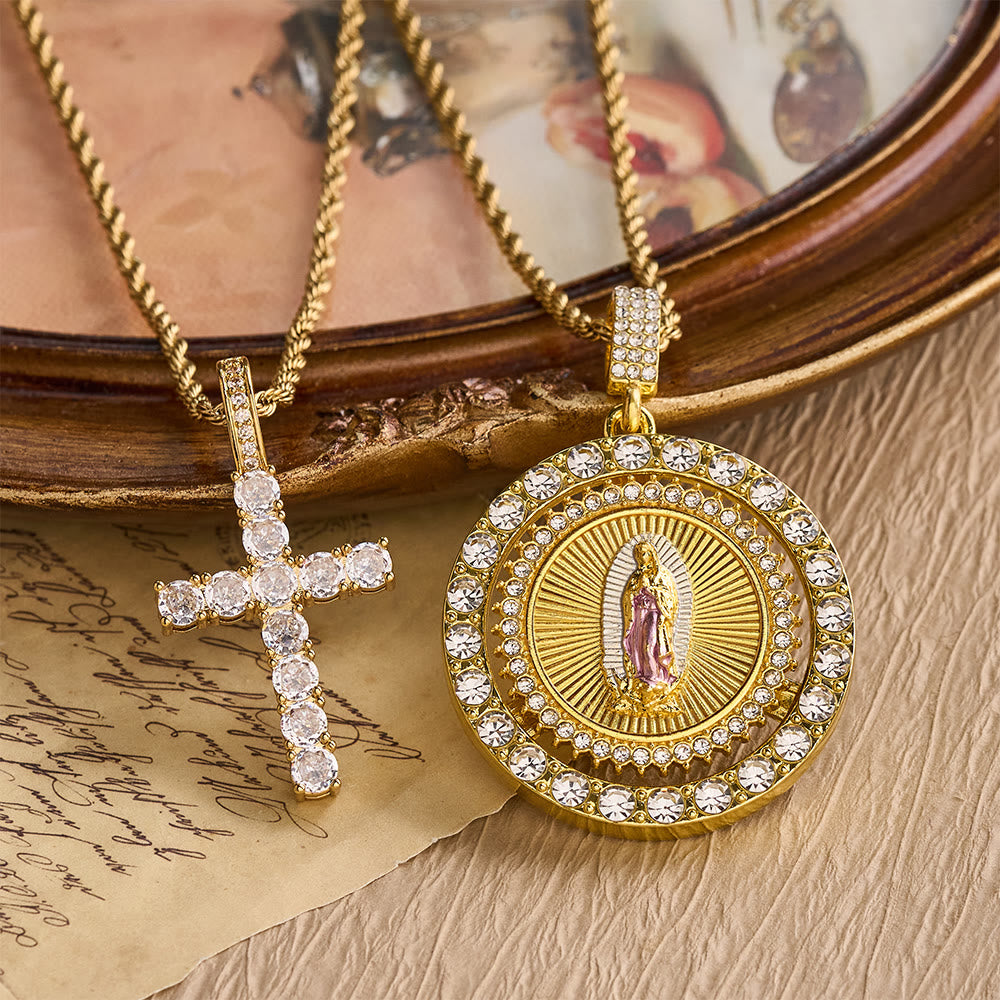 Christianartworkshop Collana con medaglione della Madonna di Guadalupe e doppio alone di zirconi: un ricordo della grazia divina - Nostra Signora e la Croce - image 0