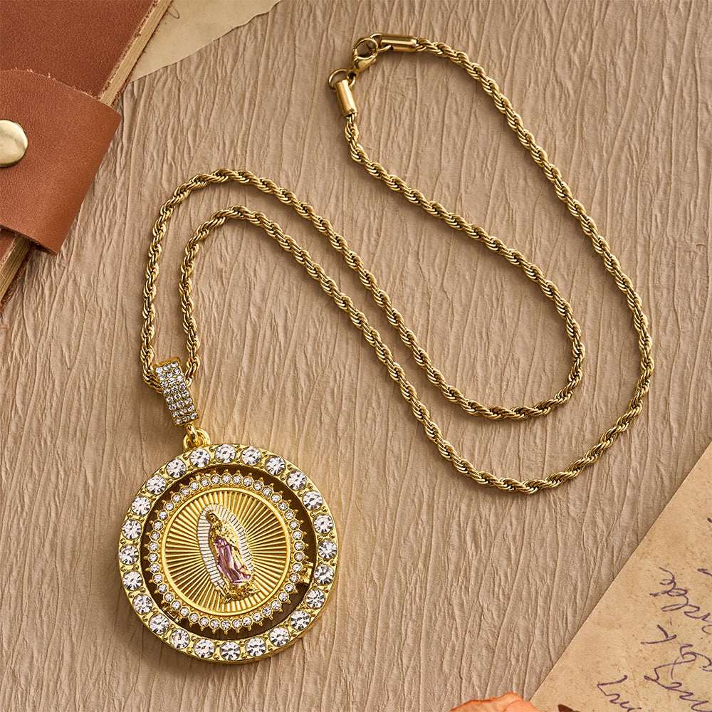 Collana con medaglione girevole della Madonna di Guadalupe con doppio alone di zirconi, realizzata Christianartworkshop : un ricordo della grazia divina. - image 8