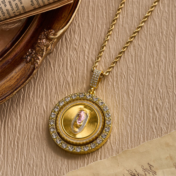Christianartworkshop Collana con medaglione della Madonna di Guadalupe e doppio alone di zirconi: un ricordo della grazia divina - image 6