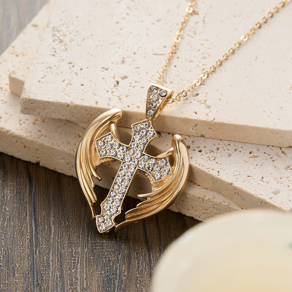 Christianartworkshop Collana con ciondolo a croce con ala d'angelo color oro e pietre di zircone: un simbolo di protezione divina - image 1