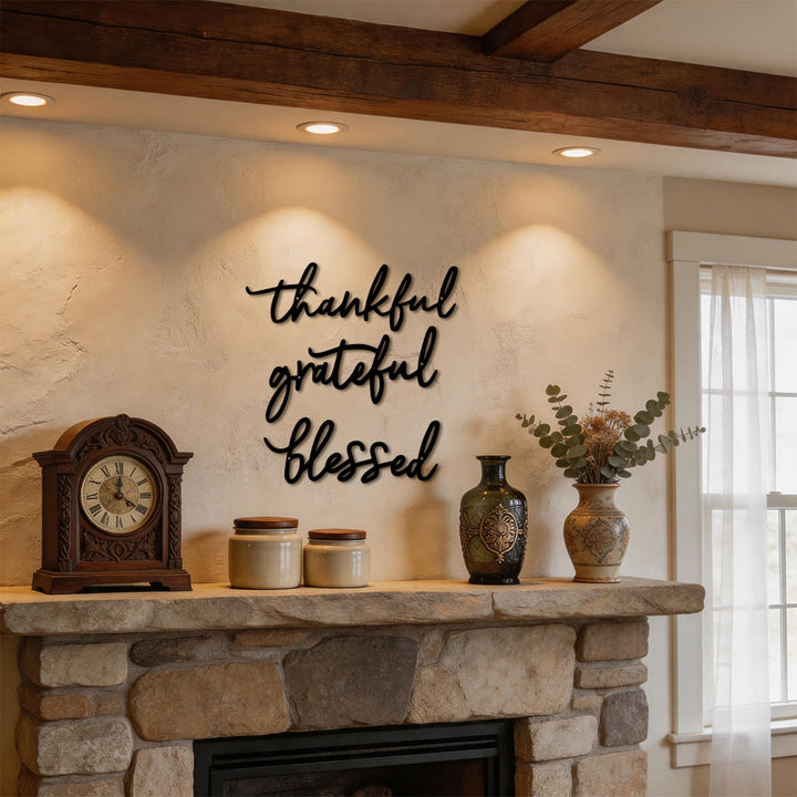 Christianartworkshop Decorazione murale moderna in metallo con scritta "Thankful Grateful Blessed": una potente dichiarazione di gratitudine. - image 4