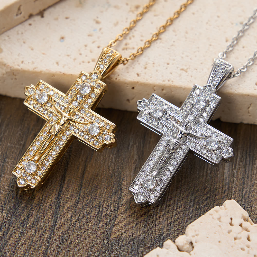 Christianartworkshop Collana con crocifisso tempestata di diamanti e figura dettagliata di Gesù: un promemoria di verità sacre e guida. - image 0
