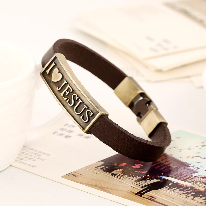 Christianartworkshop Bracciale in pelle con scritta "I Love JESUS" in ottone anticato e motivo a cuore in rilievo: un promemoria dell'amore divino. - image 3