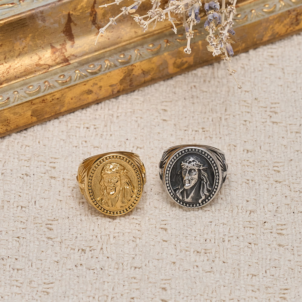 Christianartworkshop Anello bicolore con ritratto di Gesù, bordo decorato con perline e dettaglio a croce: un ricordo del sacrificio divino. - image 0