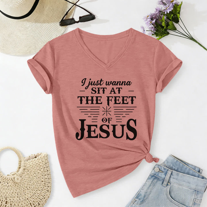 Maglietta con scollo a V "I Just Wanna Sit At The Feet of Jesus" Christianartworkshop - Rosa chiaro - 2XL - image 18