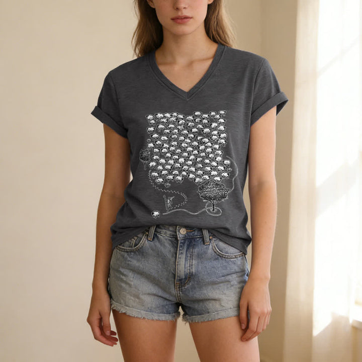 T-shirt con scollo a V e stampa grafica "Gruppo di pecore " Christianartworkshop - image 7