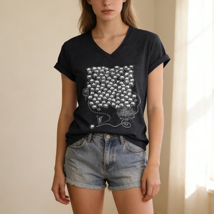 T-shirt con scollo a V e stampa grafica "Gruppo di pecore " Christianartworkshop - image 3