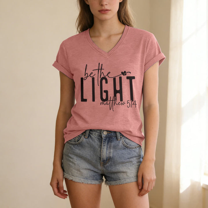T-shirt da donna con scollo a V "Be The Light Faith Print" Christianartworkshop - image 21