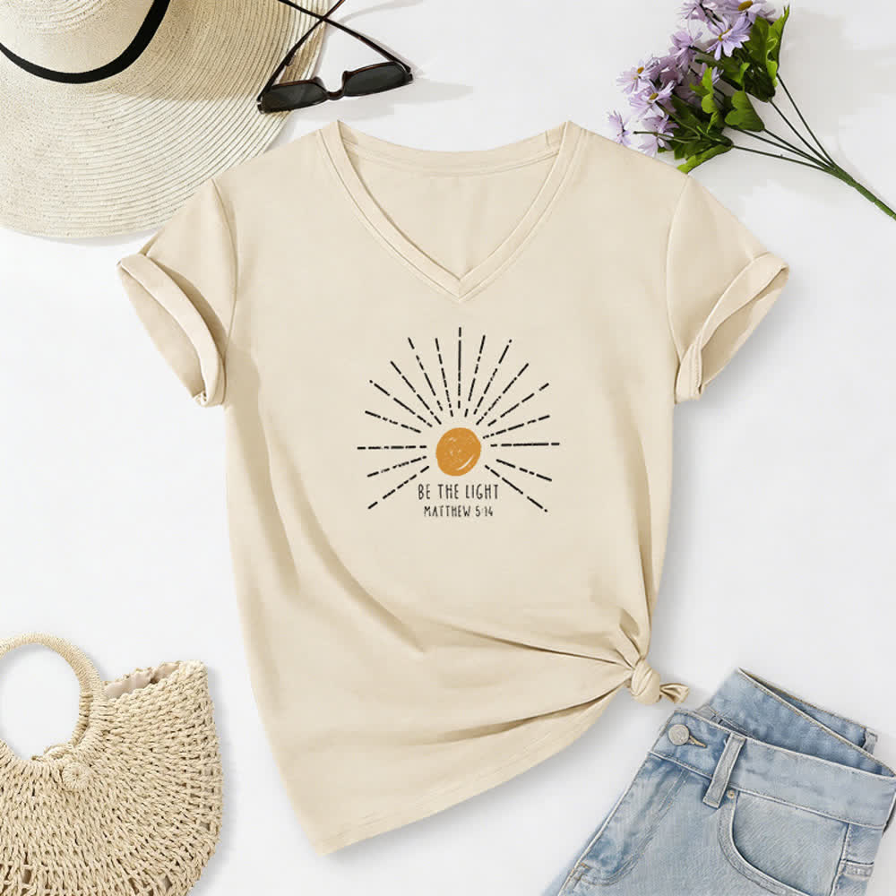 Maglietta da donna con scollo a V "Sii la luce Matteo 5:14" Christianartworkshop - Beige - 2XL - image 8