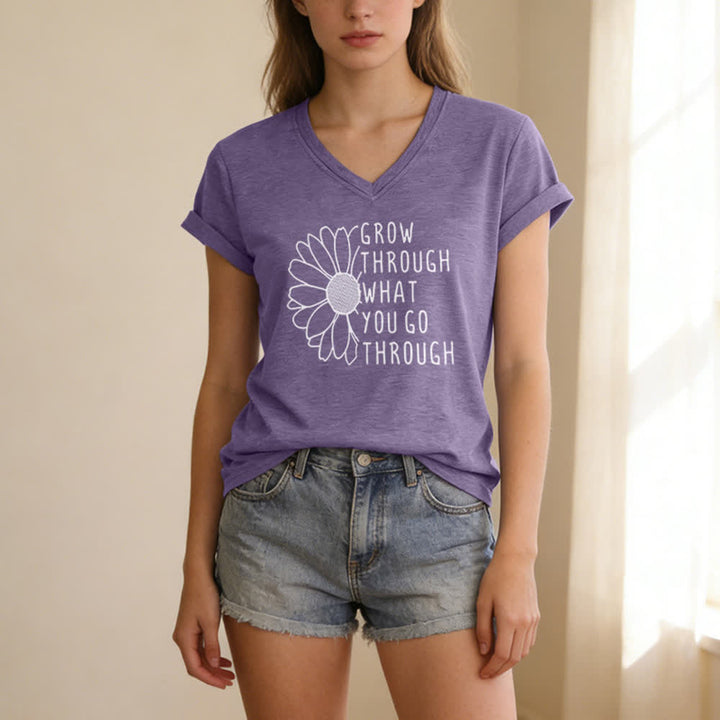 Maglietta con scollo a V da donna "Grow Through What You Go Through" di Christianartworkshop - image 25