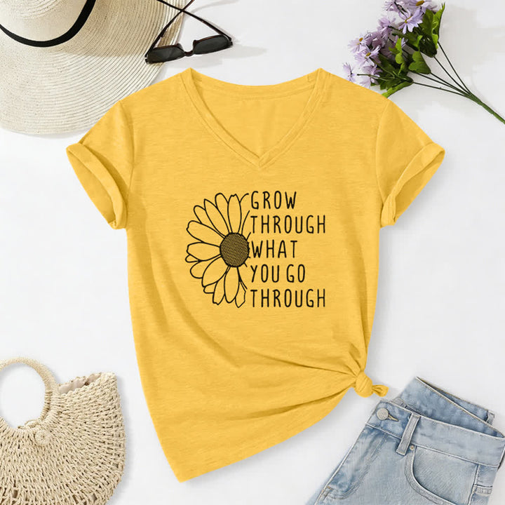 Maglietta con scollo a V da donna "Grow Through What You Go Through" di Christianartworkshop - Giallo - 2XL - image 0