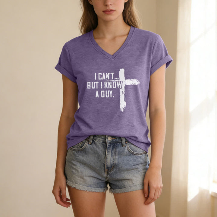 T-shirt da donna con scollo a V "I Can't But I Know A Guy Faith Print" Christianartworkshop - image 25