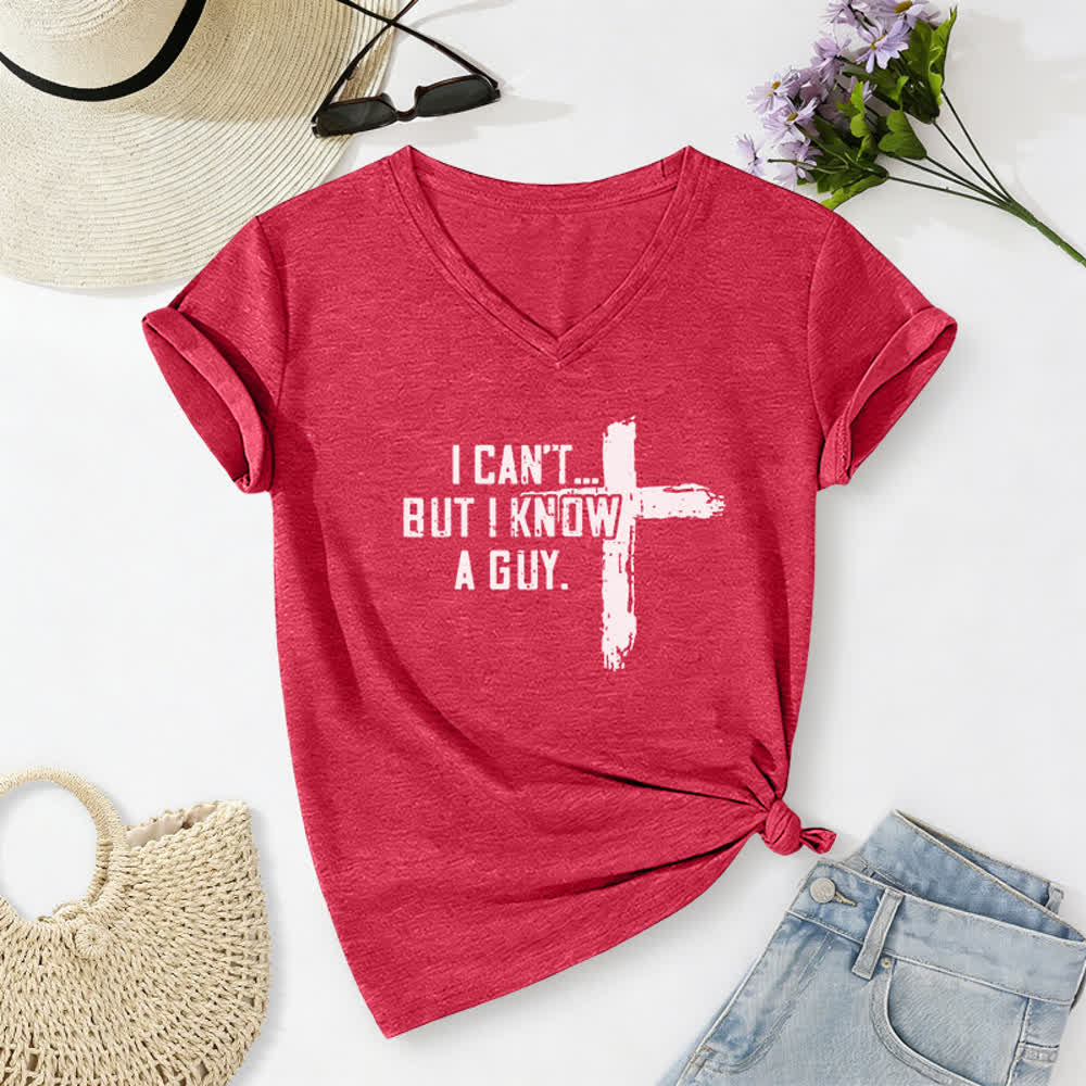 T-shirt da donna con scollo a V "I Can't But I Know A Guy Faith Print" Christianartworkshop - Rosso - 2XL - image 20