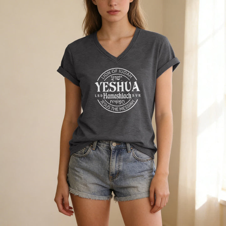 T-shirt casual da donna con scollo a V e stampa del Leone di Giuda Yeshua Christianartworkshop - image 7