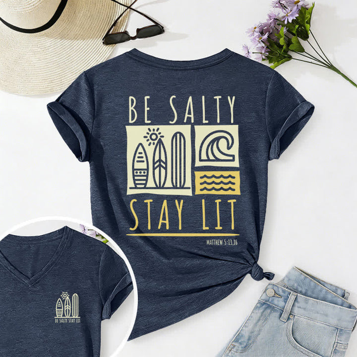 T-shirt casual da donna con scollo a V e stampa "Be Salty Stay Lit" Christianartworkshop. - Blu navy - 2XL - image 45