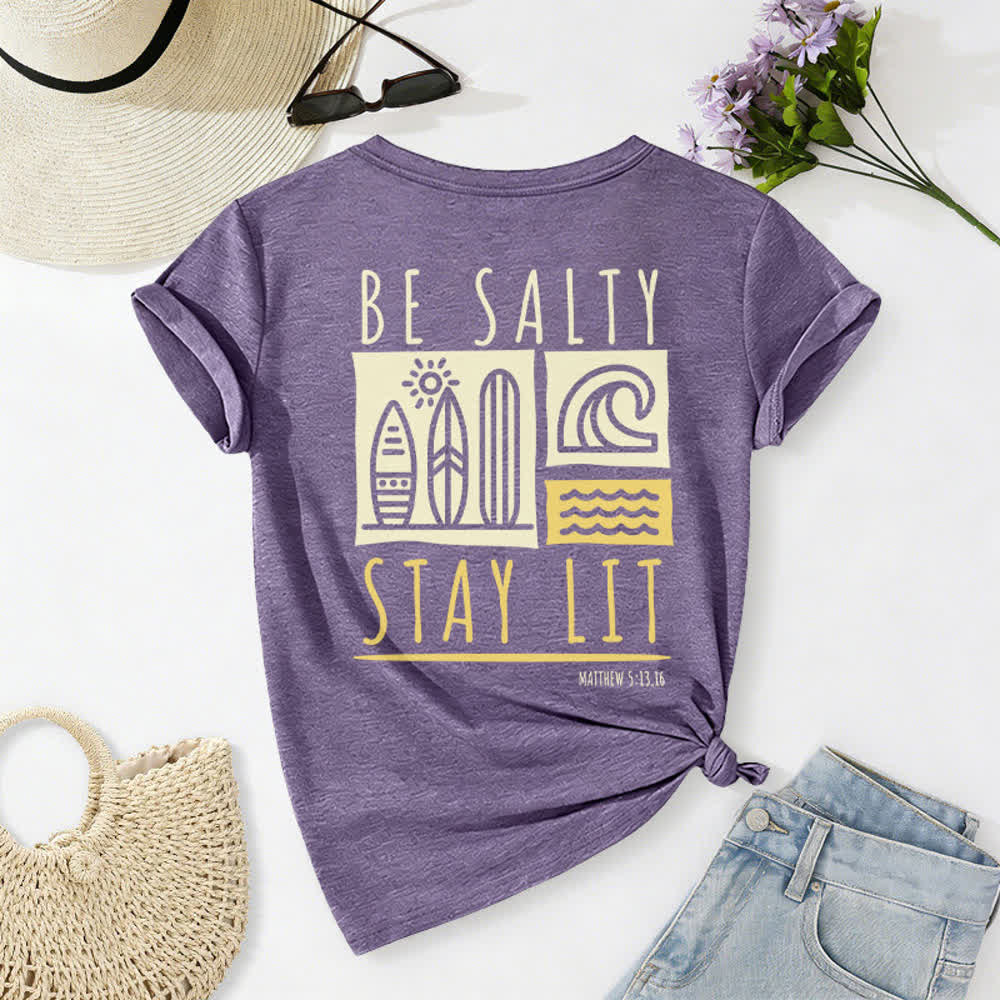 T-shirt casual da donna con scollo a V e stampa "Be Salty Stay Lit" Christianartworkshop. - image 61