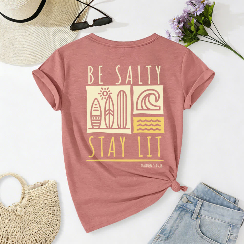 T-shirt casual da donna con scollo a V e stampa "Be Salty Stay Lit" Christianartworkshop. - image 1