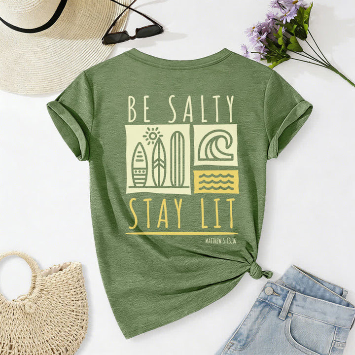 T-shirt casual da donna con scollo a V e stampa "Be Salty Stay Lit" Christianartworkshop. - image 31