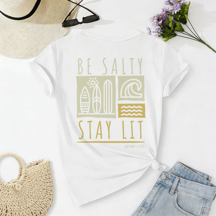 T-shirt casual da donna con scollo a V e stampa "Be Salty Stay Lit" Christianartworkshop. - image 11