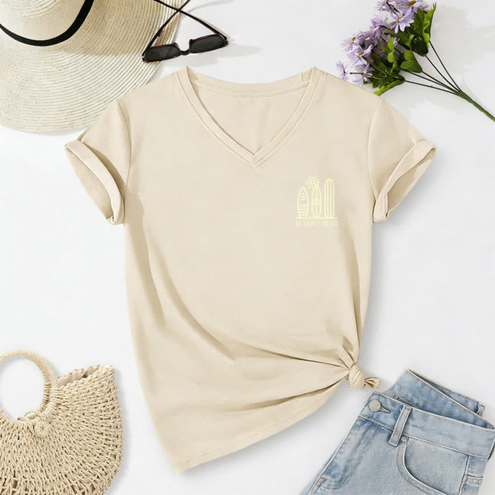 T-shirt casual da donna con scollo a V e stampa "Be Salty Stay Lit" Christianartworkshop. - image 22
