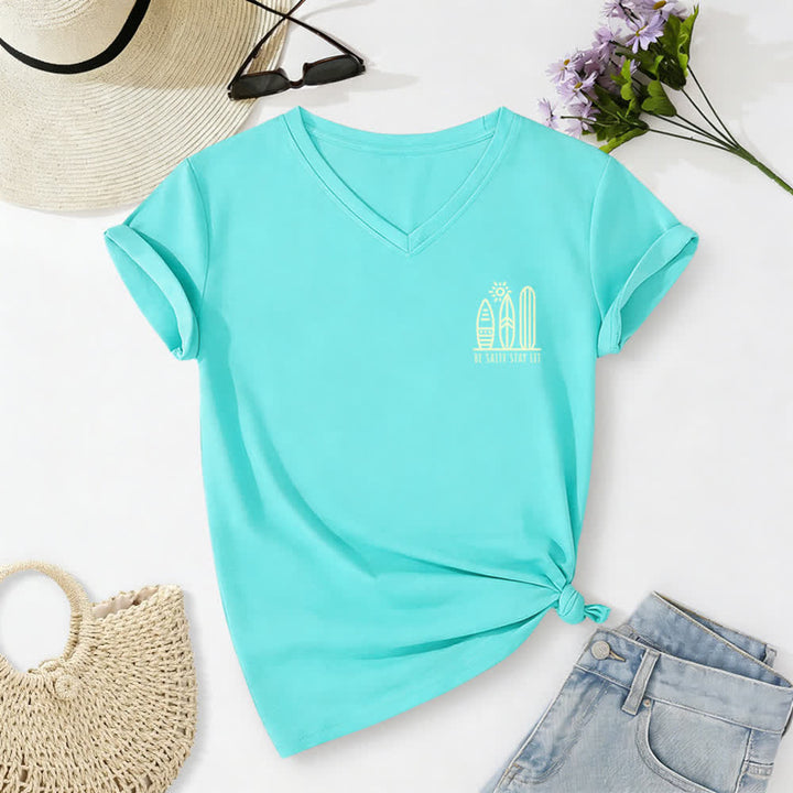 T-shirt casual da donna con scollo a V e stampa "Be Salty Stay Lit" Christianartworkshop. - image 42