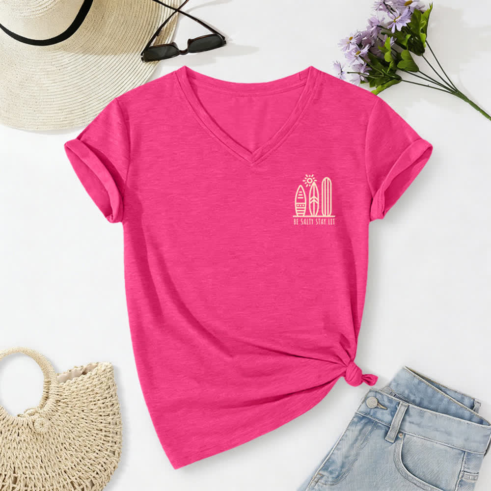 T-shirt casual da donna con scollo a V e stampa "Be Salty Stay Lit" Christianartworkshop. - image 57