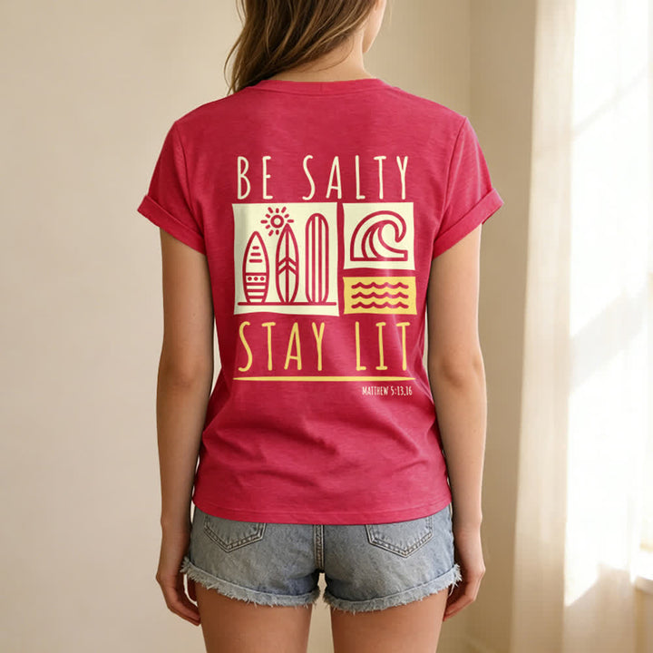 T-shirt casual da donna con scollo a V e stampa "Be Salty Stay Lit" Christianartworkshop. - image 53