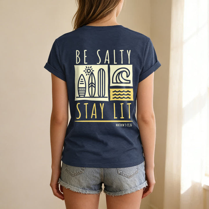 T-shirt casual da donna con scollo a V e stampa "Be Salty Stay Lit" Christianartworkshop. - image 48