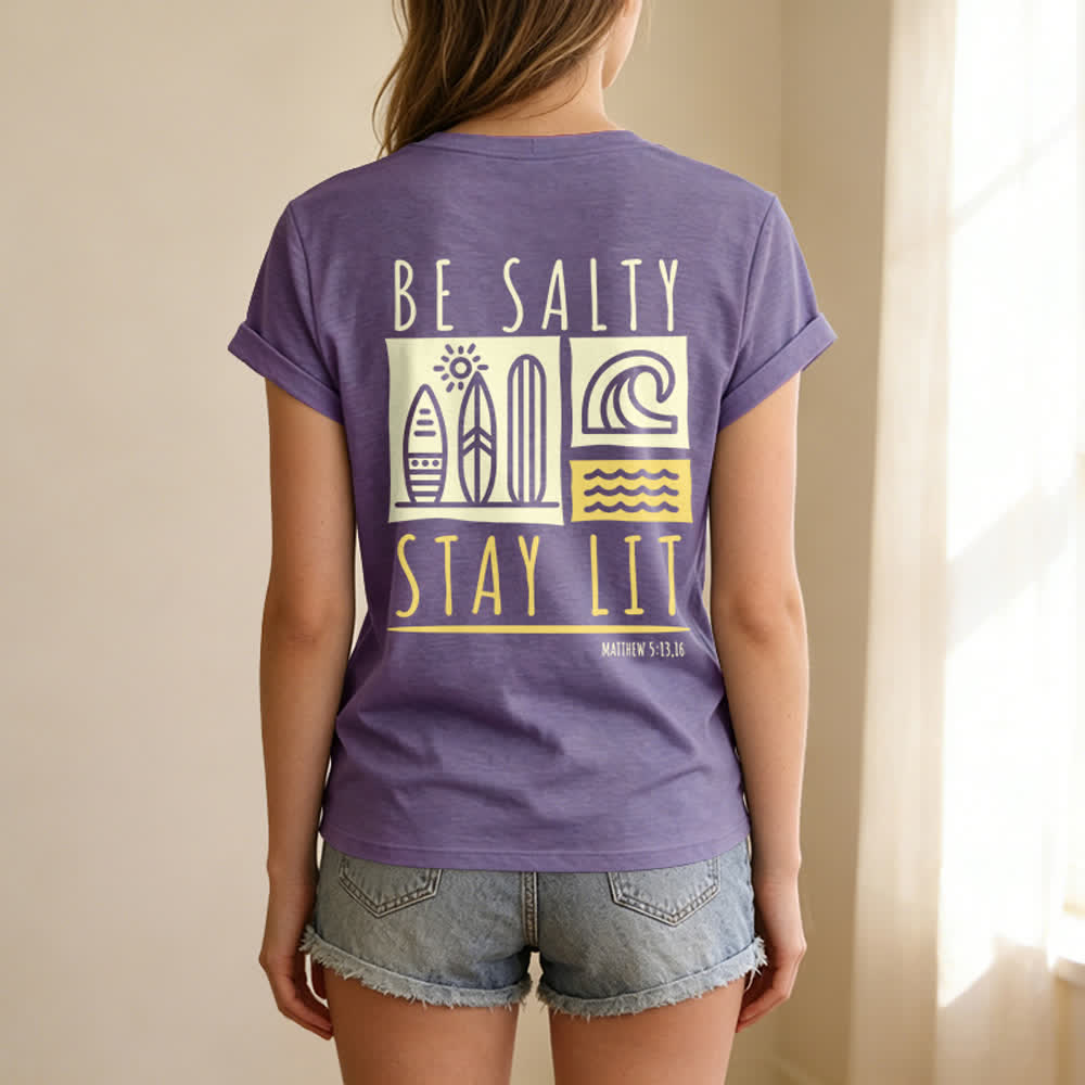 T-shirt casual da donna con scollo a V e stampa "Be Salty Stay Lit" Christianartworkshop. - image 63