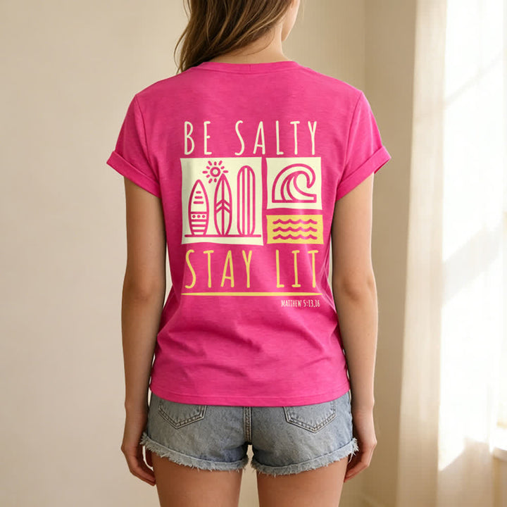T-shirt casual da donna con scollo a V e stampa "Be Salty Stay Lit" Christianartworkshop. - image 58