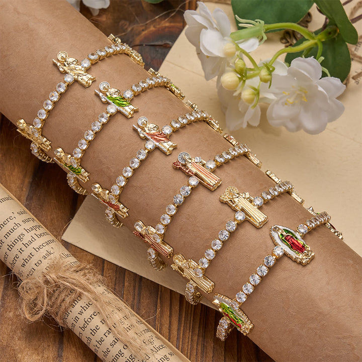 Christianartworkshop Bracciale tennis con scintillanti zirconi e motivi di San Giuda, San Benedetto e la Madonna: un ricordo della grazia celeste. - image 0
