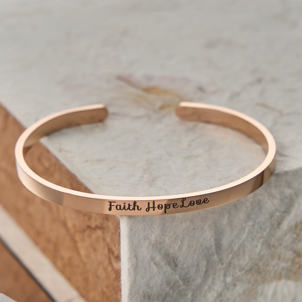 Christianartworkshop Bracciale rigido regolabile con incisione "Fede, Speranza, Amore": simbolo di virtù divine. - Oro rosa - image 4