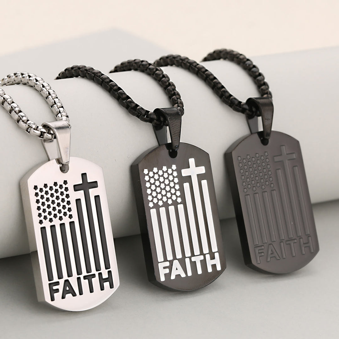 Christianartworkshop Ciondolo a forma di croce patriottica con catenina a maglia fine: un promemoria della grazia divina e nazionale. - image 2