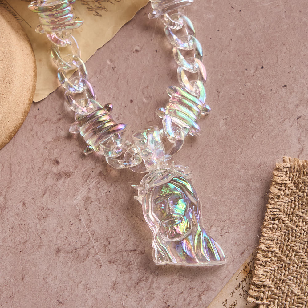Christianartworkshop Collana con Gesù in acrilico iridescente e catena spessa con punte: un simbolo quotidiano di forza e speranza. - image 3