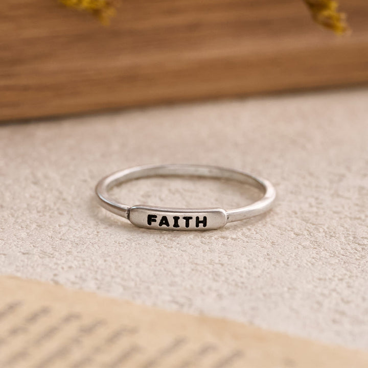 Christianartworkshop Raffinato set di anelli impilabili con incisione BLESSED/FAITH/HOPE: un emblema di quieta devozione. - image 1