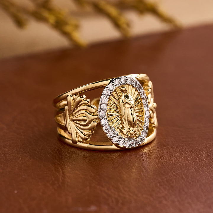 Christianartworkshop Anello elaborato della Vergine di Guadalupe con alone di zirconi: un ricordo della grazia celeste. - image 1