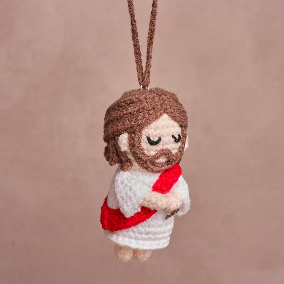 Christianartworkshop Pedana per auto Jesus Amigurumi fatta a mano all'uncinetto: un simbolo di conforto divino - image 1