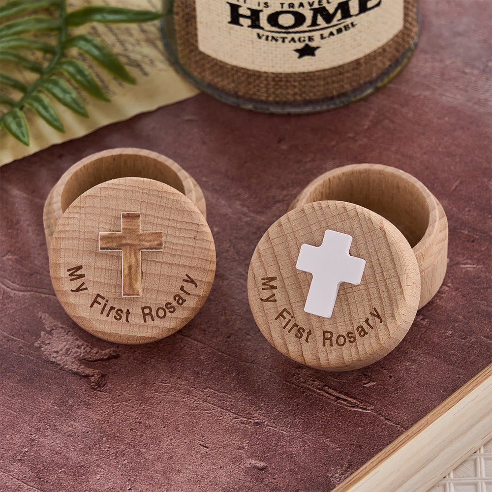 Christianartworkshop Il mio primo rosario: cofanetto in legno con emblema a croce, simbolo di sacri inizi. - image 1