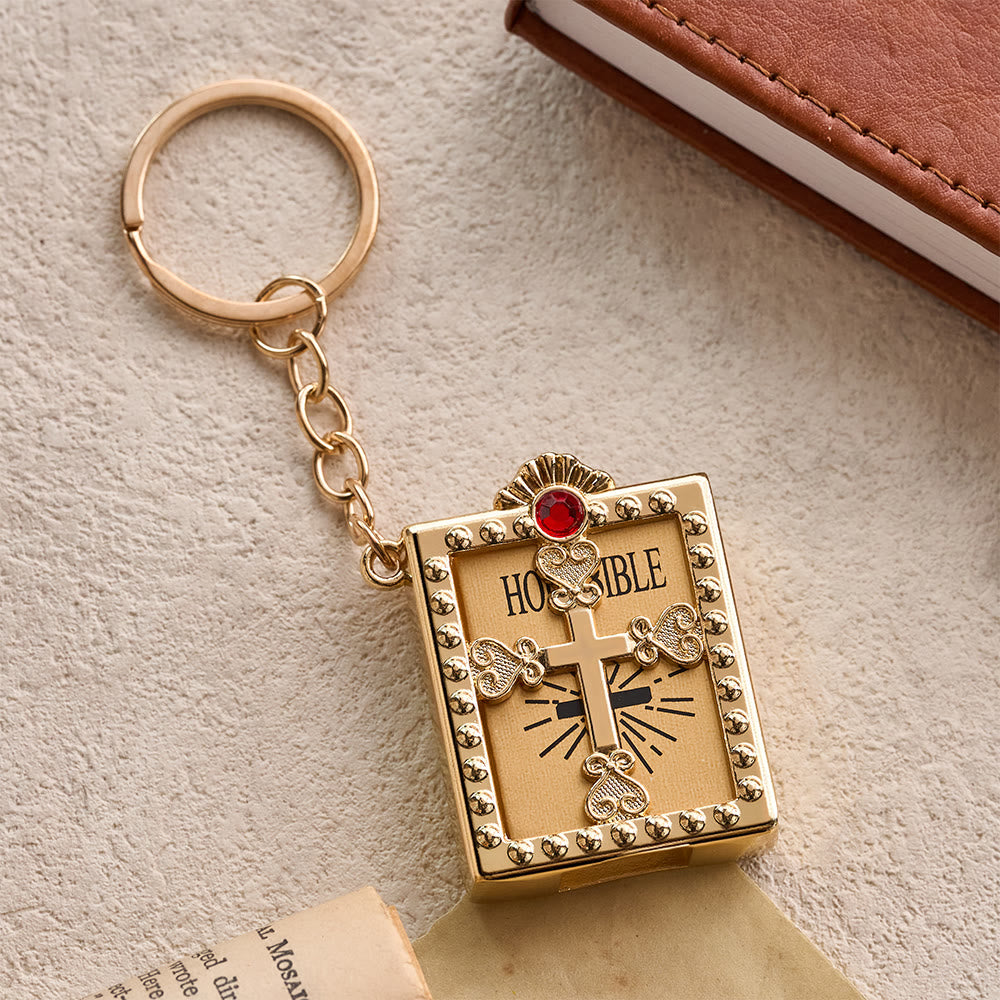 Christianartworkshop Mini portachiavi a forma di Bibbia con croce a cuore cavo e zircone incastonato sulla parte superiore: simbolo di sacra promessa celeste. - Oro e rosso - image 3